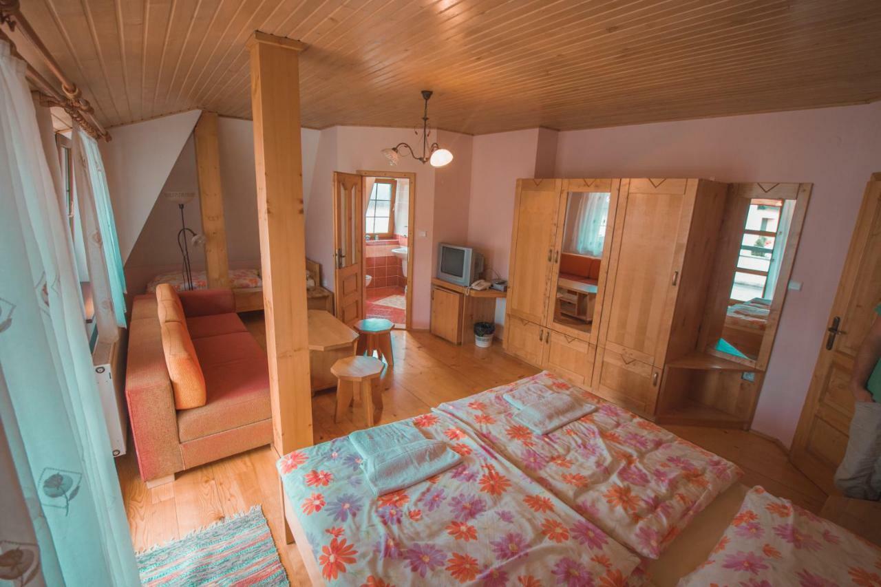 Penzion Weinerovka Varin Žilina Exteriör bild